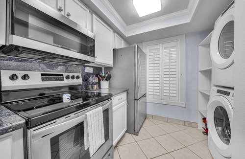 South Padre Island Condo | 2 MIN WALK 2 THE BEACH 5 BEDS GREAT LOCATION POOL HOT TUB