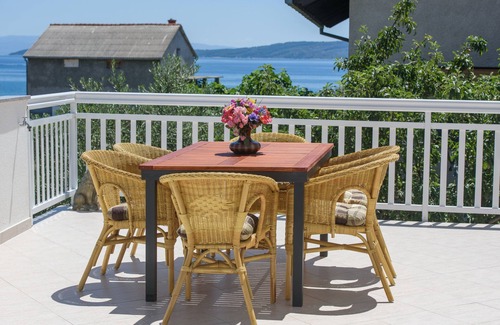 Kastel Stafilic Apartment | 2 min walk to beach,Seaview Apt with 35m2 seaview terrace, BBQ, parking