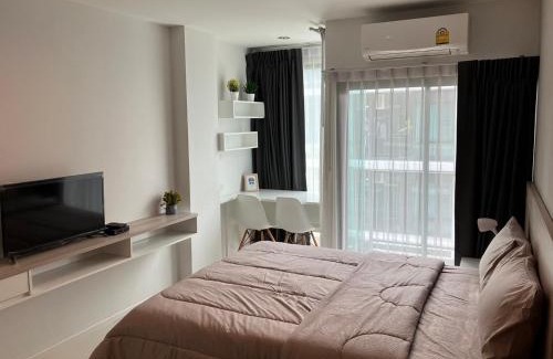 Phra Khanong Apartment | 2 mins walk to BTS Bang Chak