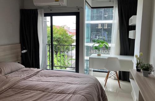 Phra Khanong Apartment | 2 mins walk to BTS Bang Chak