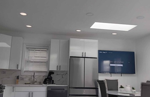 Constable Hook Apartment | 2 Minutes Away from, Staten Island Modern and Cozy