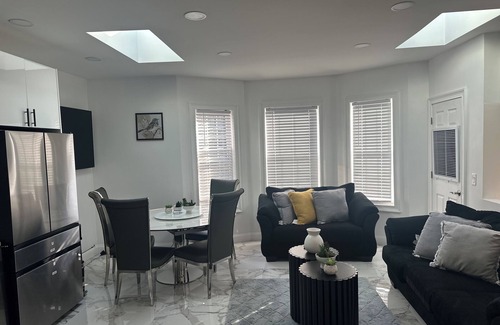 Constable Hook Apartment | 2 Minutes Away from, Staten Island Modern and Cozy