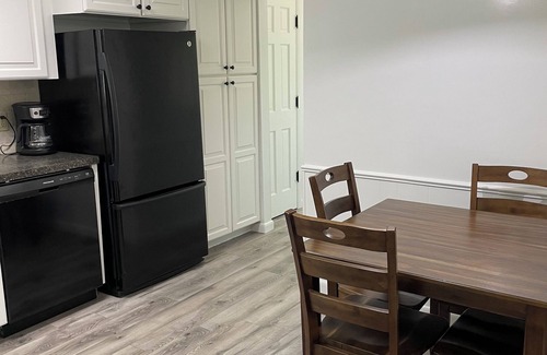 Fayetteville House | 2 minutes to Baum! 2 minutes to interstate! Pet friendly. Fenced in back yard.