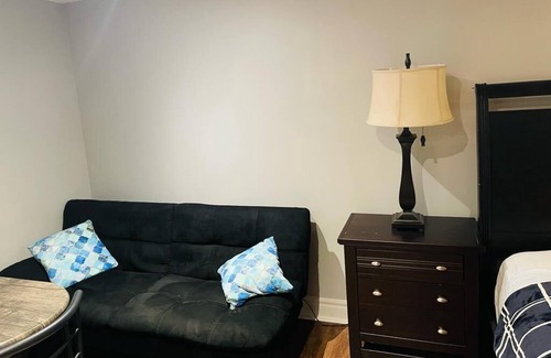 Westminster Apartment | 2 minutes to the mall, home away from home, cool neighborhood parks, restaurant.