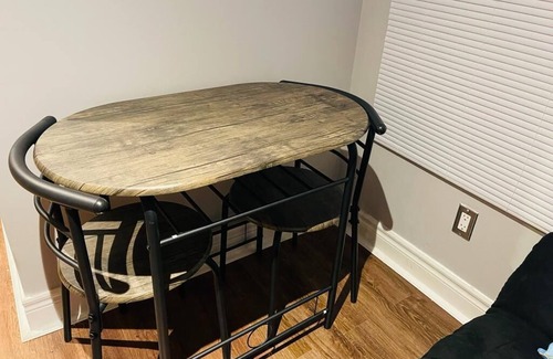 Westminster Apartment | 2 minutes to the mall, home away from home, cool neighborhood parks, restaurant.