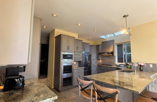 West Vancouver House | 2 minutes walk to Sandy Cove Beach! Serene retreat with ocean&city views