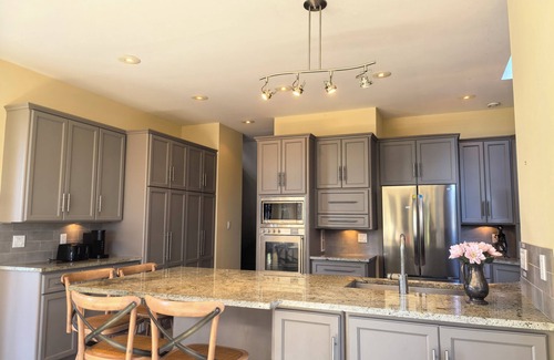 West Vancouver House | 2 minutes walk to Sandy Cove Beach! Serene retreat with ocean&city views