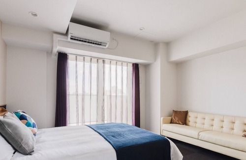 Dotonbori Apartment | 2 minutes walk from the station A base for travel - Superior Twin Room 1006 / Osaka Ōsaka
