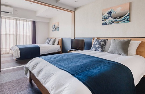 Dotonbori Apartment | 2 minutes walk from the station A base for travel - Superior Twin Room 1006 / Osaka Ōsaka