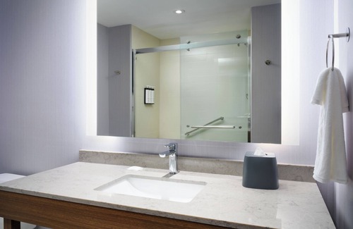Melbourne Hotel | 2 Modern Rooms w/Sofa bed Ideal for Family Stay | 10 Mins Drive to Downtown