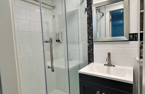 Southeast Kelowna House | 2 Non-Interconnecting Suites + Heated Salt Pool/HotTub