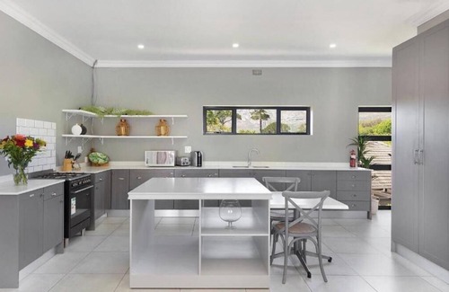 Tokai House | 2 On Lismore Guesthouse 3
