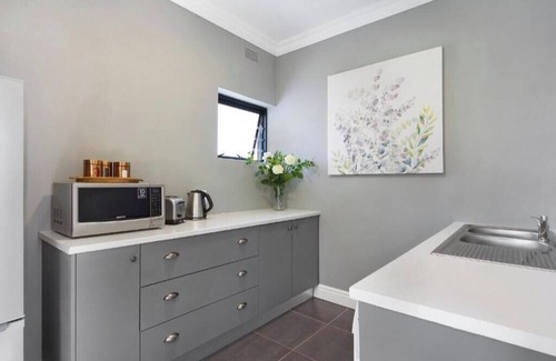 Tokai House | 2 On Lismore Guesthouse 16