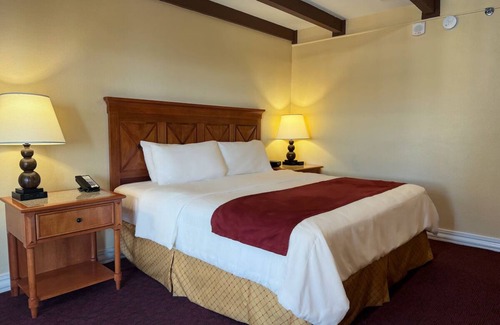 Western Division House | 2 Pet-Friendly Colonial Hideaway w/Pool, Fitness, and Onsite Dining