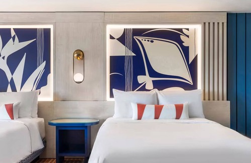 Islamorada Hotel | 2 Queen Bed Rooms w/Balcony, 3 Outdoor Pools, Free Parking & Pet Friendly