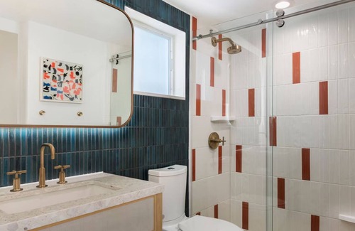 Islamorada Hotel | 2 Queen Bed Rooms w/Balcony, 3 Outdoor Pools, Free Parking & Pet Friendly