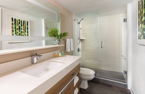 Islamorada Hotel | 2 Queen Beds Room w/Patio, Outdoor Pool, Free Parking & Pet Friendly