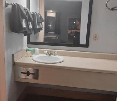 Jackson Apartment | 2 Queens Bed Hotel Room 142