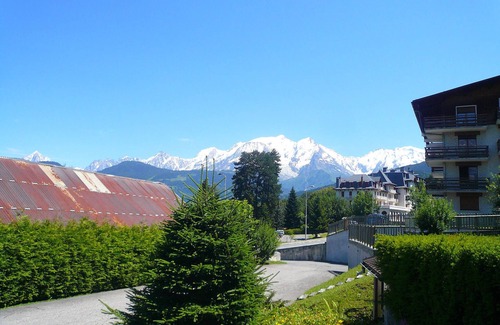 Combloux Apartment | 2-room apartment for 5 people, 500m from village, parking, ski locker