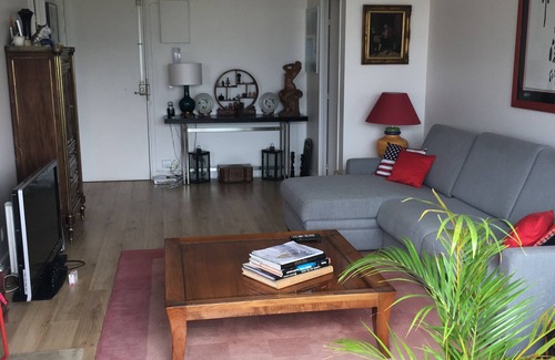 Combat House | 2-room apartment on a high floor overlooking all of Paris with sunny balcony. Buttes Chaumont