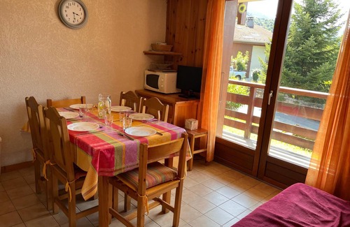 Saint-Gervais-les-Bains Apartment | 2-room apartment with sleeping area, 4-6 pers, near center, pets allowed