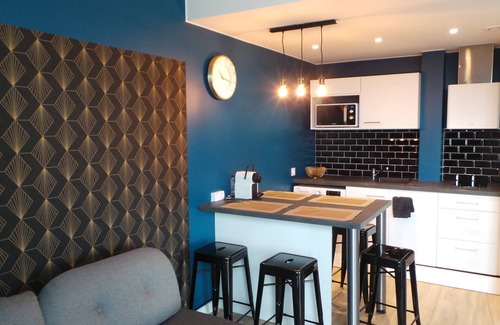 Saint-Helier House | 2 rooms, chic and modern, 400 m from the station and 5 min from the city center, internet