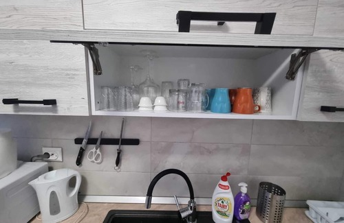 Militari Apartment | 2 Rooms, FREE Netflix, Steps from Subway!