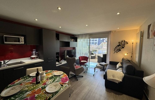 Quiberon Apartment | 2 rooms in the center, 4 min walk to the beach, parking