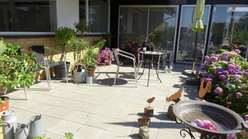 Aarhus South House | 2 rooms, private kitchen, bathroom, and garden.