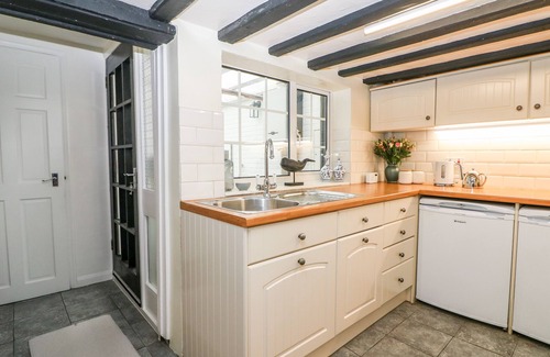 Pevensey Cottage | 2 SEAVIEW COTTAGES, character holiday cottage in Bexhill-On-Sea