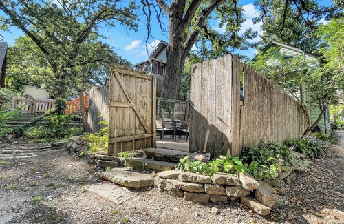 Des Moines House | 2 Story House 2 blocks from Ingersoll *Fenced in Patio * Formal dining room *Hardwood flooring *Newly remodeled Kitchen *Google Fiber Internet