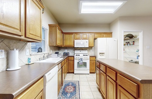 Far North Central House | 2-story house with back patio, grill, streaming, washer/dryer, & 2 living areas
