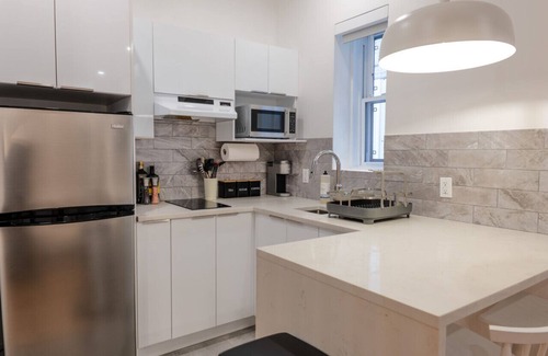 Plateau Mont Royal Apartment | #2 - Studio/Plateau/St-Denis/SelfCheck-In/AC/TV