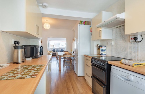 Cemaes Bay Cottage | 2 TREGOF TERRACE, pet friendly, country holiday cottage in Cemaes Bay