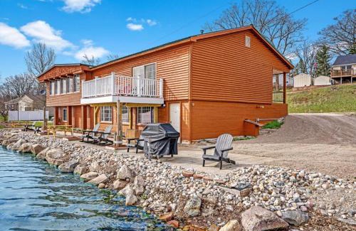 Mayfield House | 2 Units on Fife Lake with Hot Tub-Sleeps 14