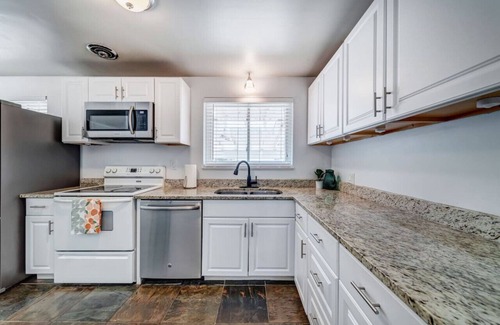 Millcreek House | 2 Units Up/Down Duplex/Fire-Pit Grill/Wi-Fi