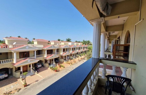 Benaulim Apartment | 2 x King Size en suite bedrooms with wardrobes with fridge and filtered water.n