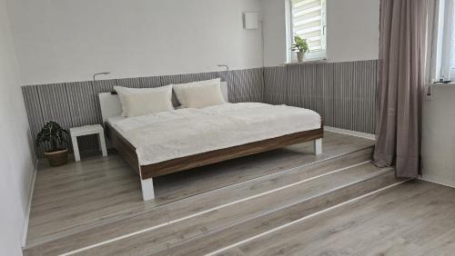 Ehlscheid Apartment | 2 Zimmer Ferienwohnung mit Terrasse