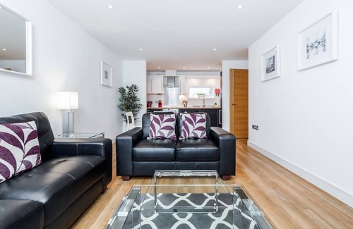 Guildford Apartment | 20 Abbots Yard - 2 bedroom apartment