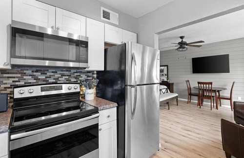 Roosevelt Condo | 20 Chelsea Place 1 Bedroom Condo by RedAwning
