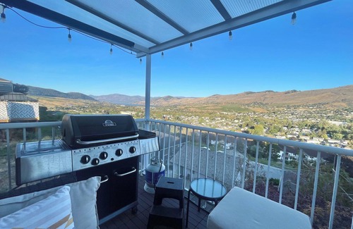 Vernon House | 20 klm to Silver Star Mountain Resort with a Vernon valley view.