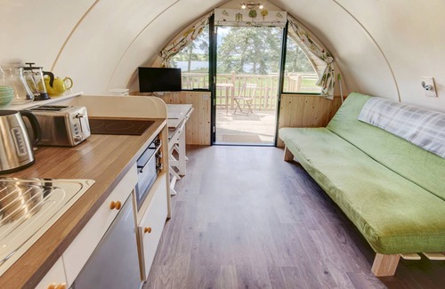 Langley-on-Tyne Ski Chalet | 20 m² Chalet ∙ 1 bedroom ∙ 4 guests