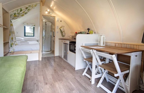 Langley-on-Tyne Ski Chalet | 20 m² Chalet ∙ 1 bedroom ∙ 4 guests