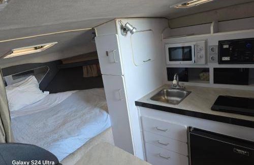 Gambia-Pontes-Alto da Guerra Boat Rental | 20 m² Houseboat ∙ 1 bedroom ∙ 3 guests
