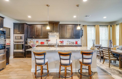 Mansfield House | 20 Mi to AT&T Stadium: Remote-Work Ready Home!