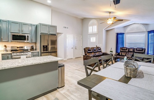 Biggs Field House | 20 Mi to Dtwn El Paso: Pet-Friendly Retreat!