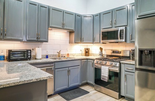 Biggs Field House | 20 Mi to Dtwn El Paso: Pet-Friendly Retreat!