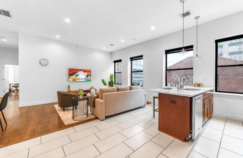 Central Business District Apartment | 20 MIN to Manhattan! 2BR Luxurious Comfy & Spotless