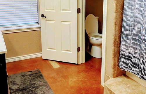 Bay City Condo | 20 min to Matagorda - Secure & Ideal for Weekenders & Business Travel