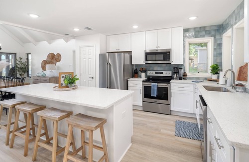 Graford House | 20 minutes from Rocker B! Luxury Waterfront PK Home on the Peninsula!